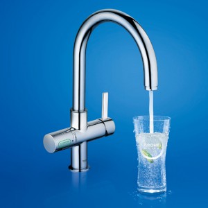 炭酸水を供給するシステム「GROHE BLUE」